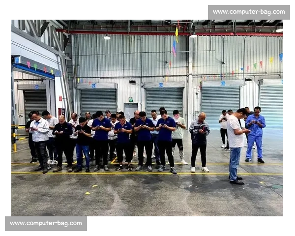 全力以赴挑战极限 叉车技能大赛激烈角逐展现专业风采