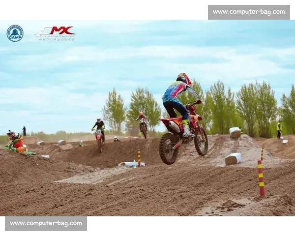 引擎轰鸣沙土飞扬的摩托越野竞速巅峰对决盛宴全国顶级车手激情角逐